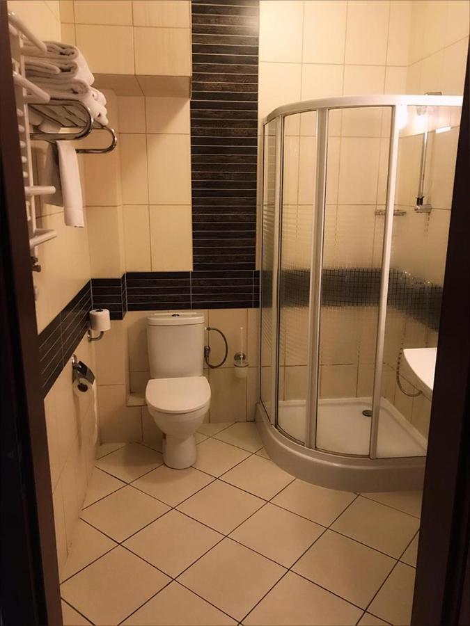 Hotel U Witaszka Czosnów Exteriör bild