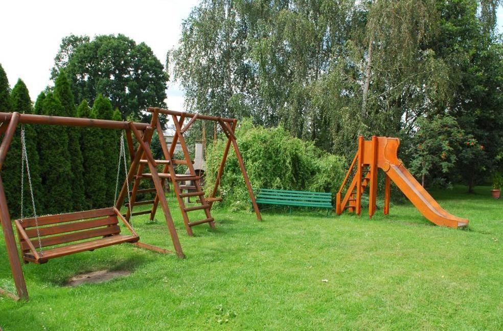 Hotel U Witaszka Czosnów Exteriör bild
